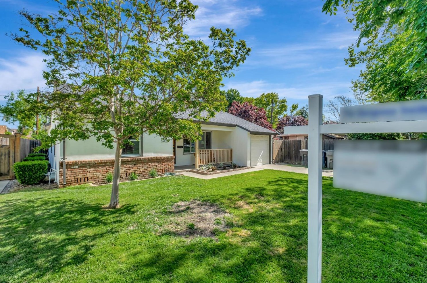 5425 T St, Sacramento, CA 95819-4842