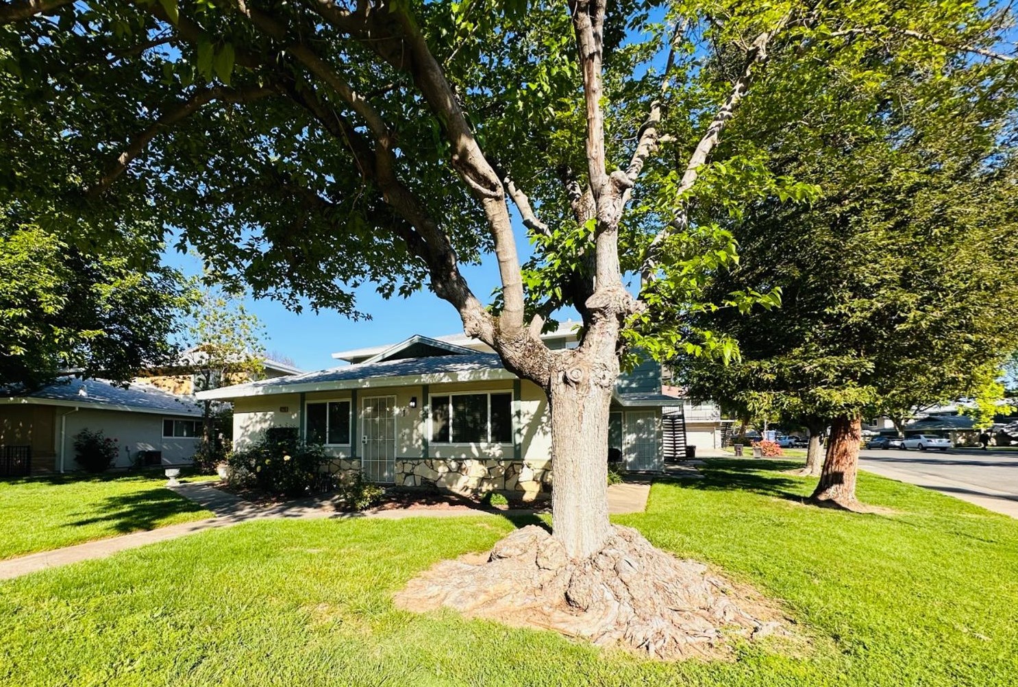 6220 Longford Dr #1, Citrus Heights, CA 95621