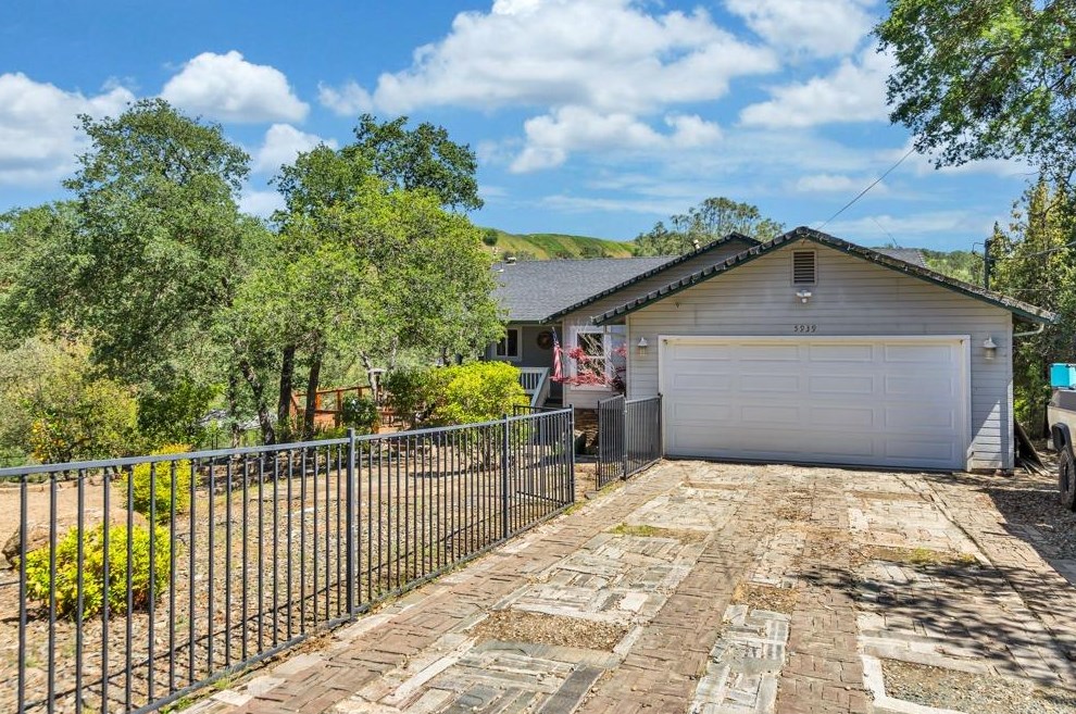 5939 Davidson Ct, Valley Springs, CA 95252