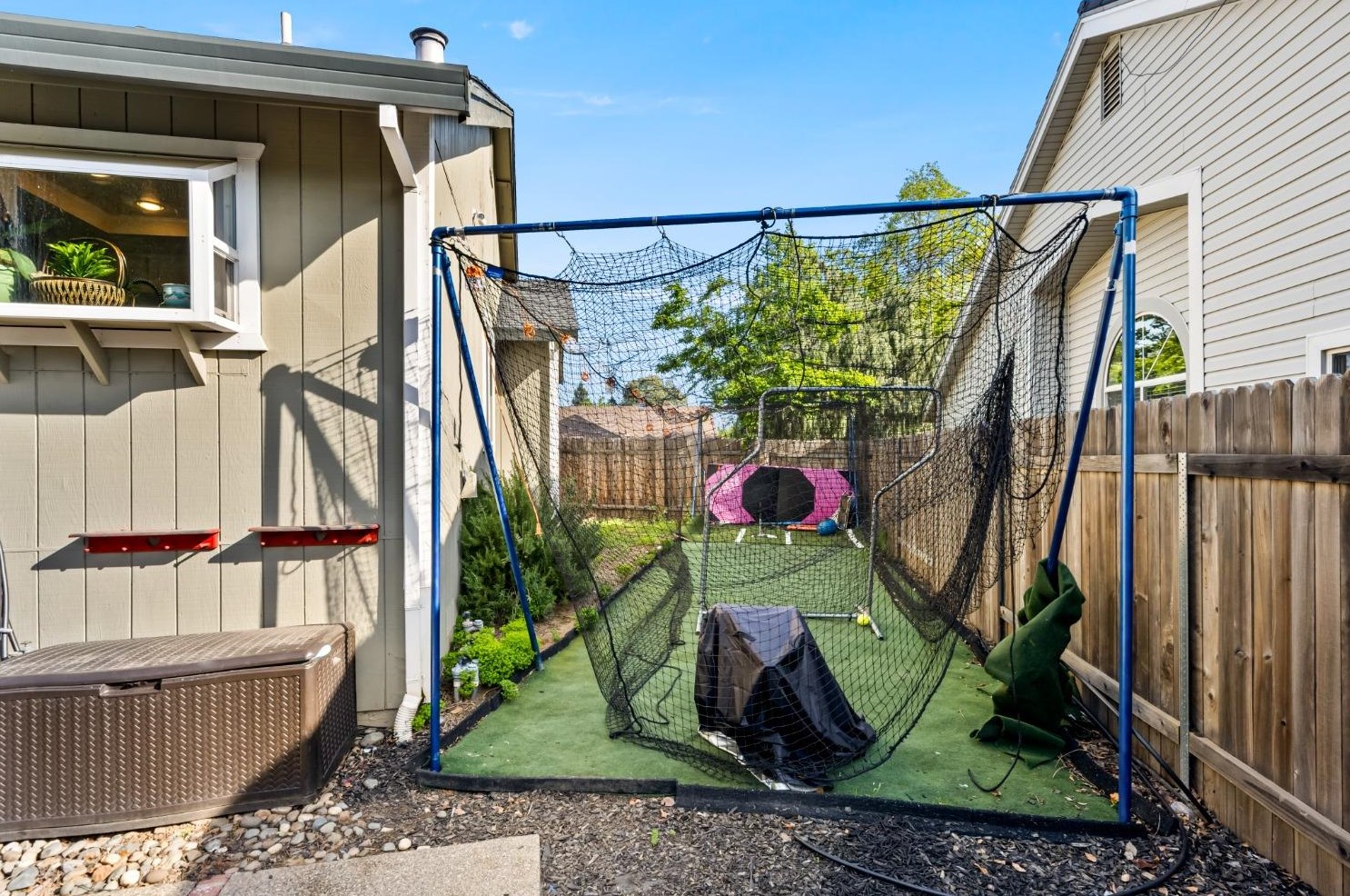 116 Winterstein Dr, Folsom CA  95630-2323 exterior