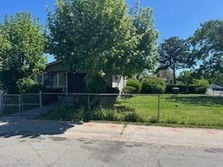 5891 28th St, Sacramento, CA 95824-2436