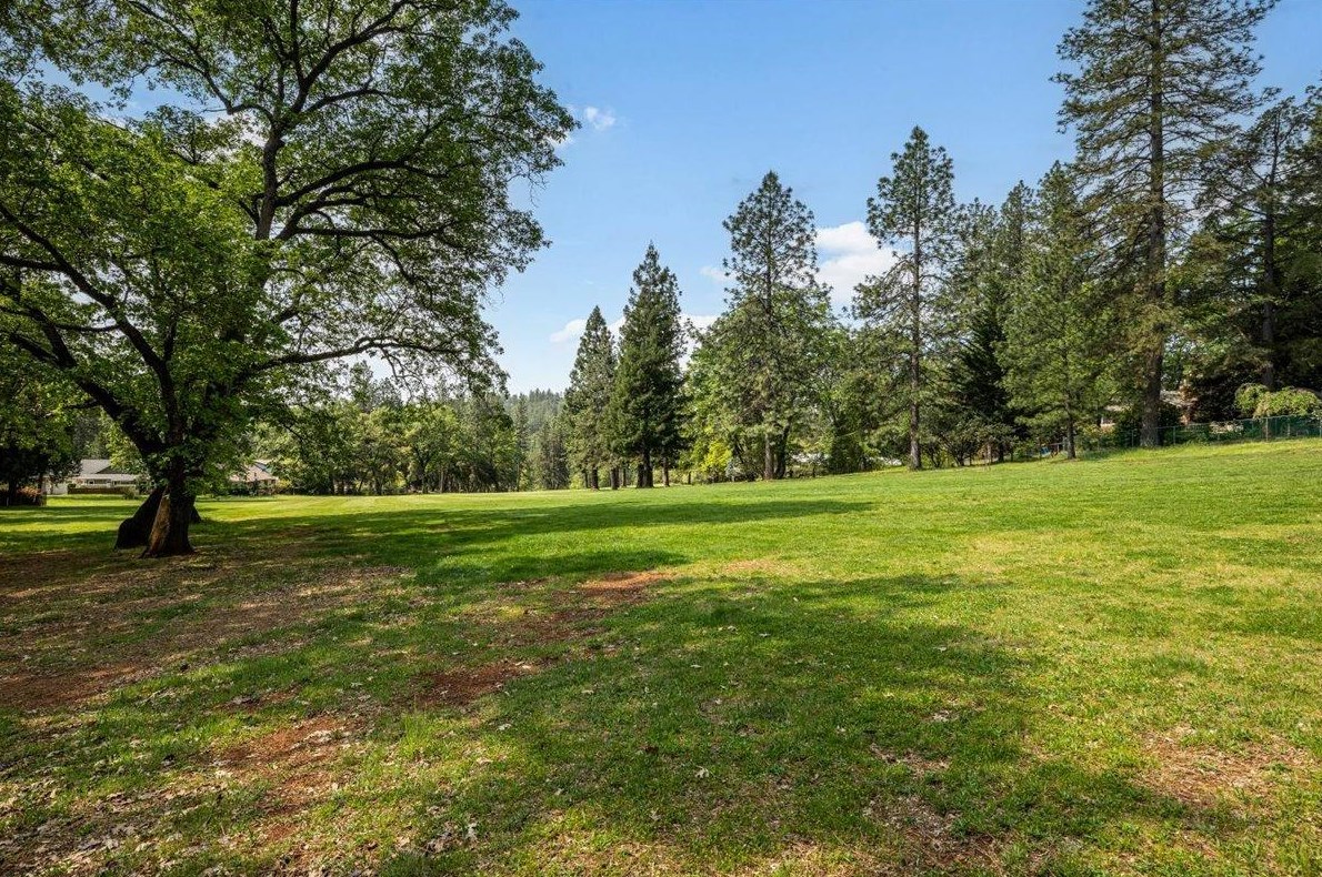 16794 Alioto Dr, Grass Valley, CA 95949