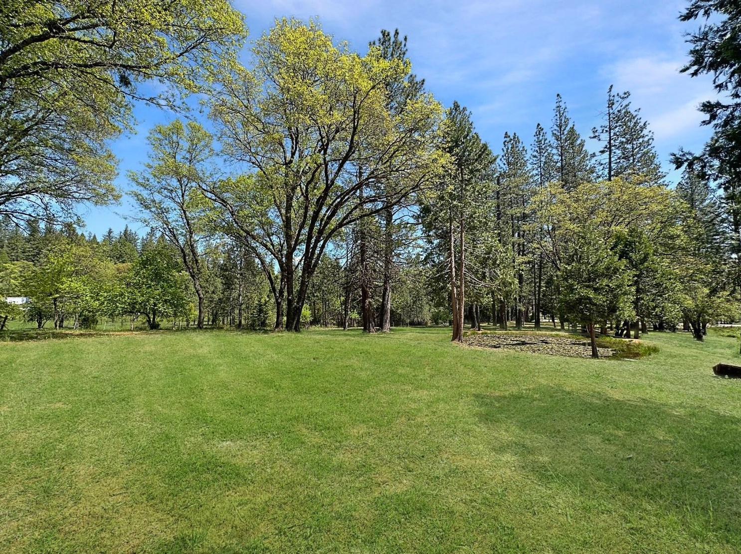 13270 Meadow View Dr, Grass Valley, CA 95945-9083