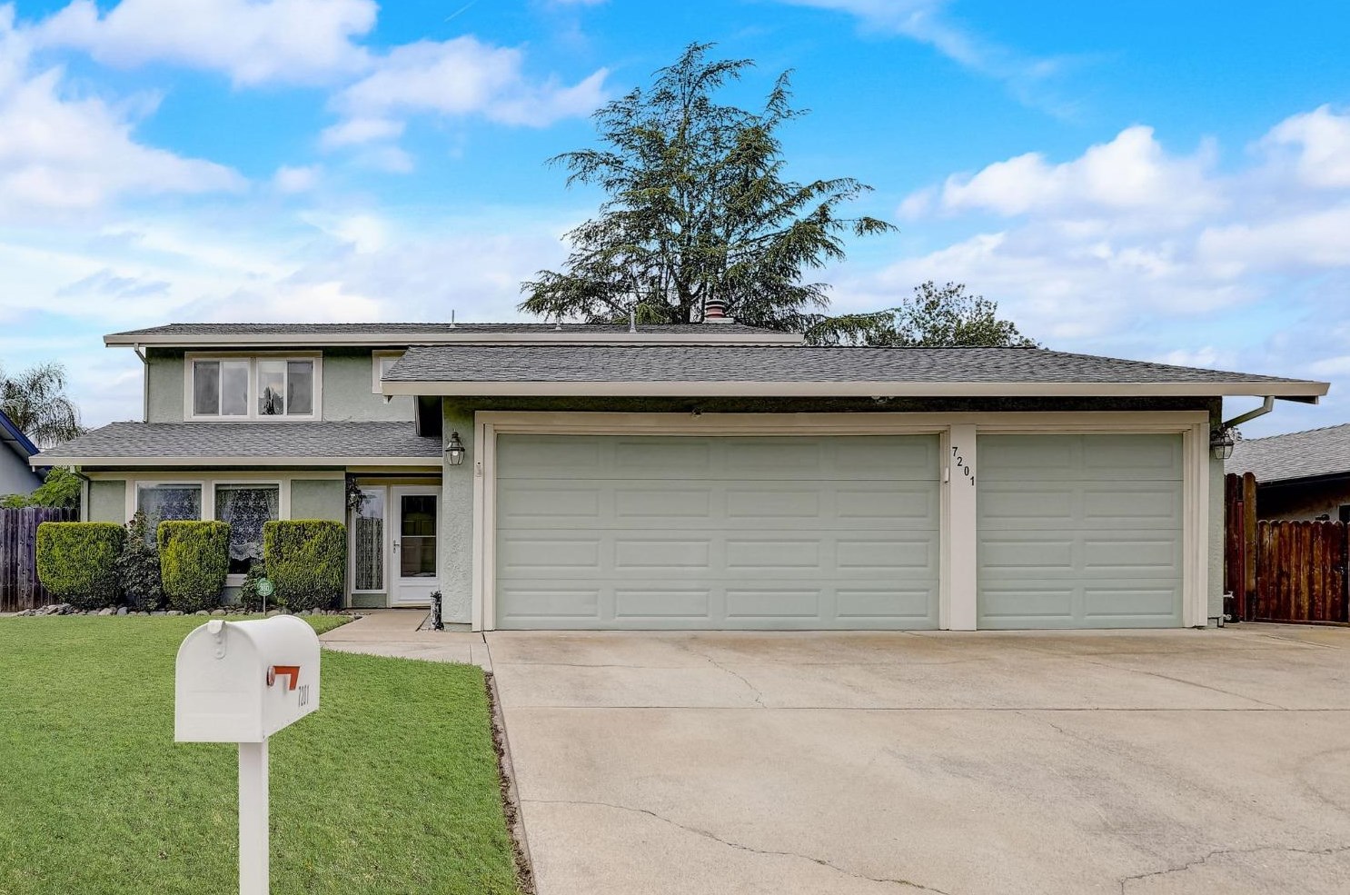 7201 Geowood Way, Citrus Heights CA  95610-3927 exterior