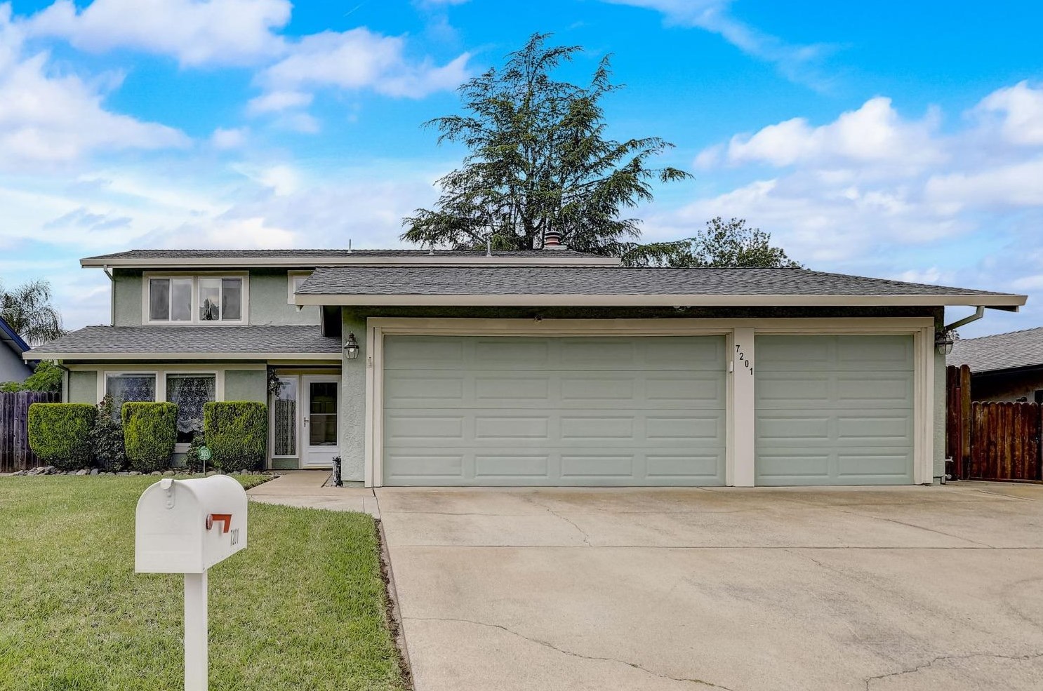 7201 Geowood Way, Citrus Heights CA  95610-3927 exterior