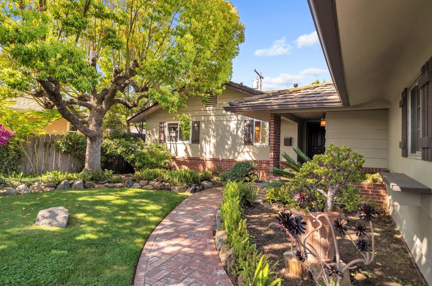 513 Gerard Dr, Lodi, CA 95242