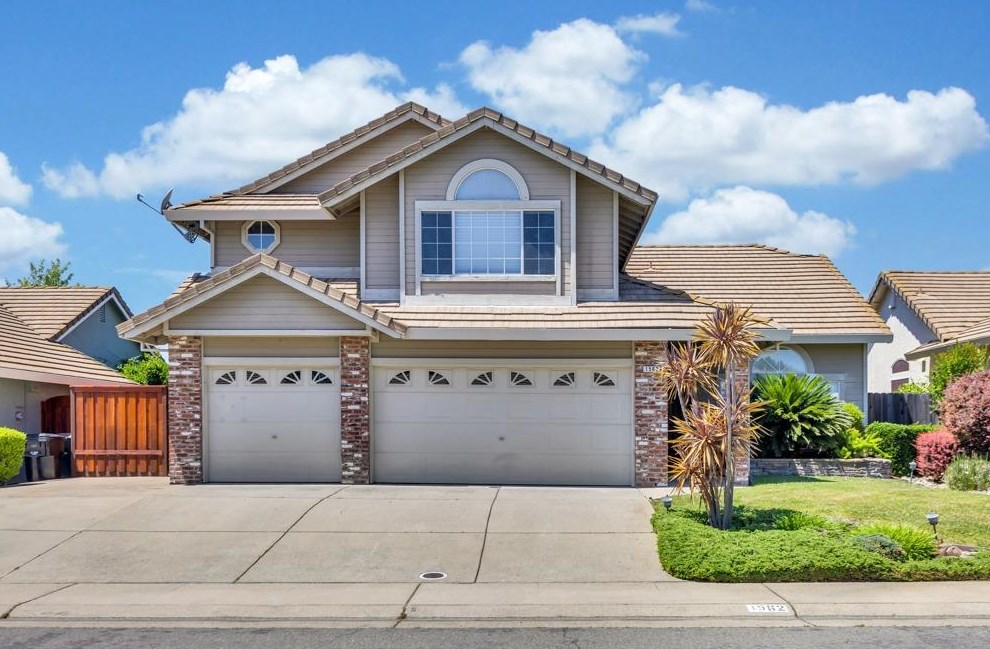 1562 Steinbeck Dr, Roseville, CA 95747-6901