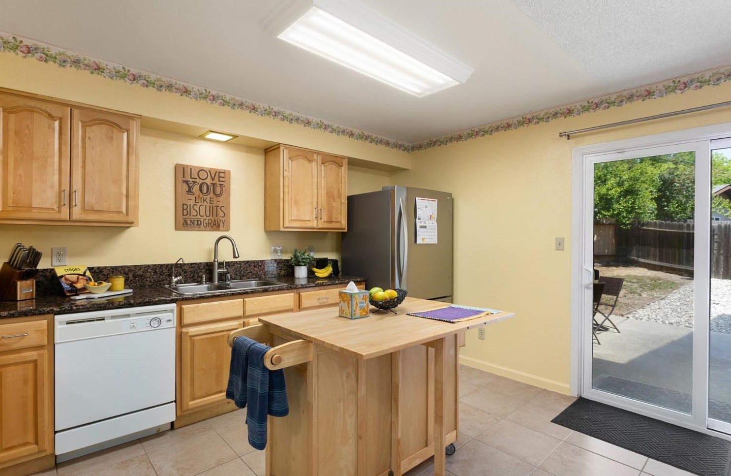 6005 Len Ct, Citrus Heights, CA 95621