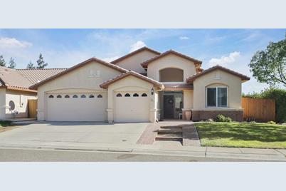 981 Holmisdale Way - Photo 1