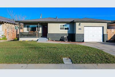 2048 5th Street, Hughson, CA 95326 - Photo 1