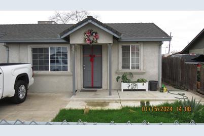 2370 E Vine Street - Photo 1