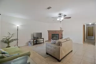 5708 Bentley Cir, Milton, FL 32570 - Photo 32