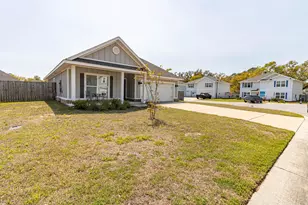 3172 Heritage Oaks Cir, Navarre, FL 32566 - Photo 2
