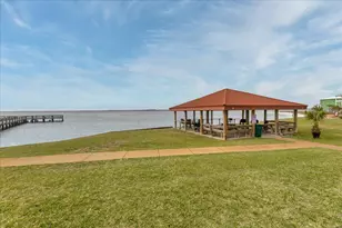 7453 Sunset Harbor Dr, Navarre, FL 32566 - Photo 4
