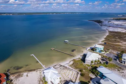 7660 Key West Drive, Navarre, FL 32566 - Photo 12