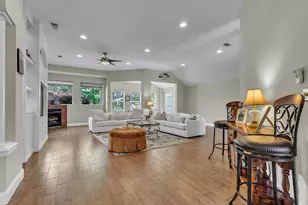 921 Shalimar Point Dr, Shalimar, FL 32579 - Photo 12
