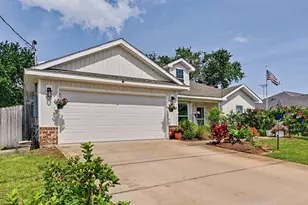 1860 Justice Cir, Gulf Breeze, FL 32563 - Photo 1