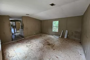 3009 Crittenden Dr, Navarre, FL 32566 - Photo 4
