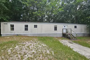 3009 Crittenden Dr, Navarre, FL 32566 - Photo 2