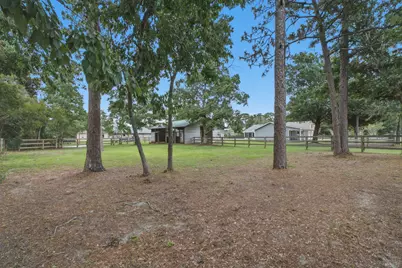 8632 Bristolwood Circle, Navarre, FL 32566 - Photo 16