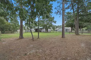 8632 Bristolwood Cir, Navarre, FL 32566 - Photo 16