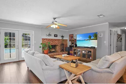 2810 Venetian, Gulf Breeze, FL 32563 - Photo 10