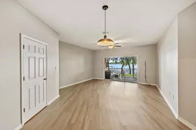 7202 Majestic Boulevard, Navarre, FL 32566 - Photo 10