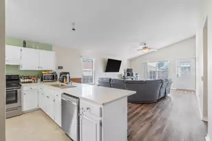 767 Pearl Sand Dr, Mary Esther, FL 32569 - Photo 4