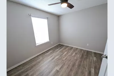 9516 Brentwood Boulevard, Navarre, FL 32566 - Photo 16