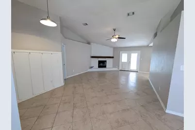 9516 Brentwood Boulevard, Navarre, FL 32566 - Photo 2