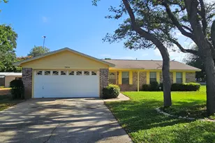 7854 Pleasant Oaks Ave, Navarre, FL 32566 - Photo 2