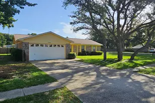 7854 Pleasant Oaks Ave, Navarre, FL 32566 - Photo 1