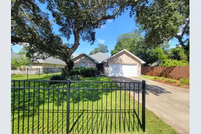 712 Hazel Drive, Fort Walton Beach, FL 32547 - Photo 2