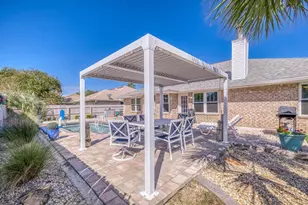 2331 Heritage Cir, Navarre, FL 32566 - Photo 6