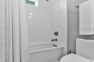 8 Wharf Ave, Pensacola, FL 32502 - Photo 24