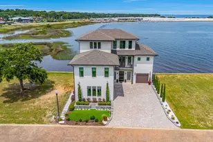 8 Wharf Ave, Pensacola, FL 32502 - Photo 1