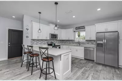 2096 Constitution Drive, Navarre, FL 32566 - Photo 2