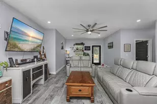 2096 Constitution Dr, Navarre, FL 32566 - Photo 4
