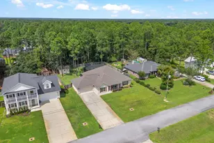 6732 Kempton St, Navarre, FL 32566 - Photo 4