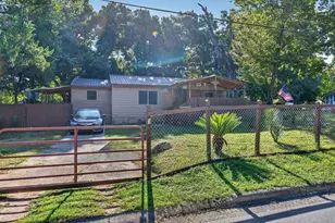 121 Columbia Ln, Crestview, FL 32536 - Photo 2