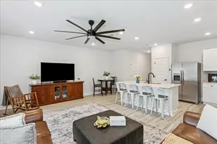 3981 Pendragon Cir, Milton, FL 32583 - Photo 6