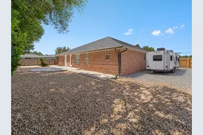 7595 Marthas Way, Navarre, FL 32566 - Photo 4