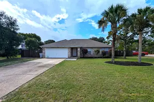 8601 Laredo St, Navarre, FL 32566 - Photo 2