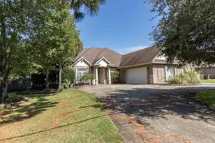 1866 Sunrise Dr, Navarre, FL 32566 - Photo 2