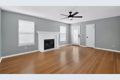 402 Sandy Ridge Circle, Mary Esther, FL 32569 - Photo 4