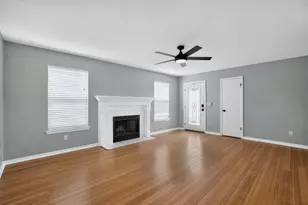 402 Sandy Ridge Cir, Mary Esther, FL 32569 - Photo 4