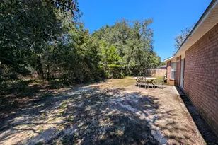 2037 Hawthorne Dr, Navarre, FL 32566 - Photo 32