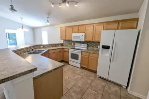2070 Catline Cir, Navarre, FL 32566 - Photo 6