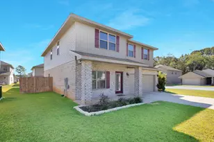 231 Baycliff Dr, Crestview, FL 32536 - Photo 2