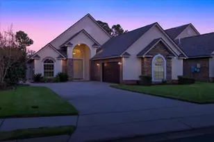 8inch Baseboard 5347 Woodlake Trce, Gulf Breeze, FL 32563 - MLS 1014091 - Coldwell Banker